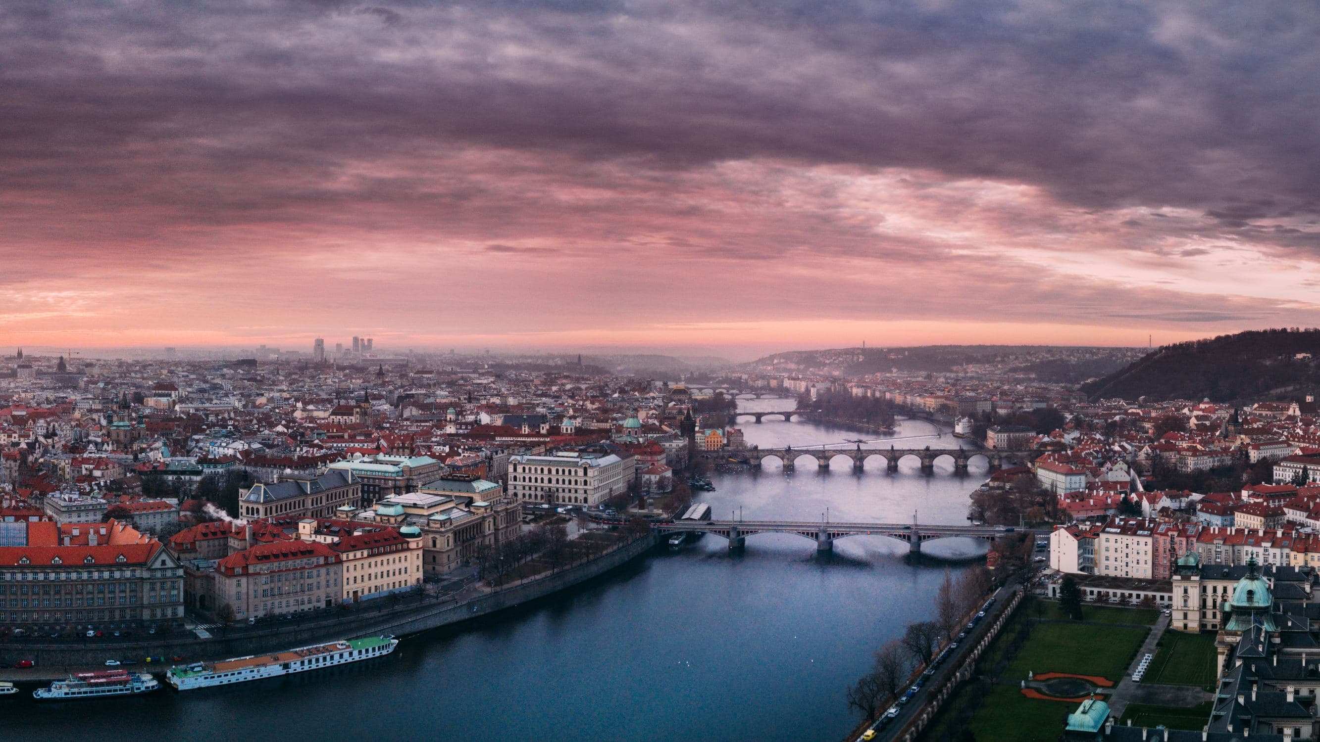 The 6 Best TEFL Courses in Prague According to Our Experts